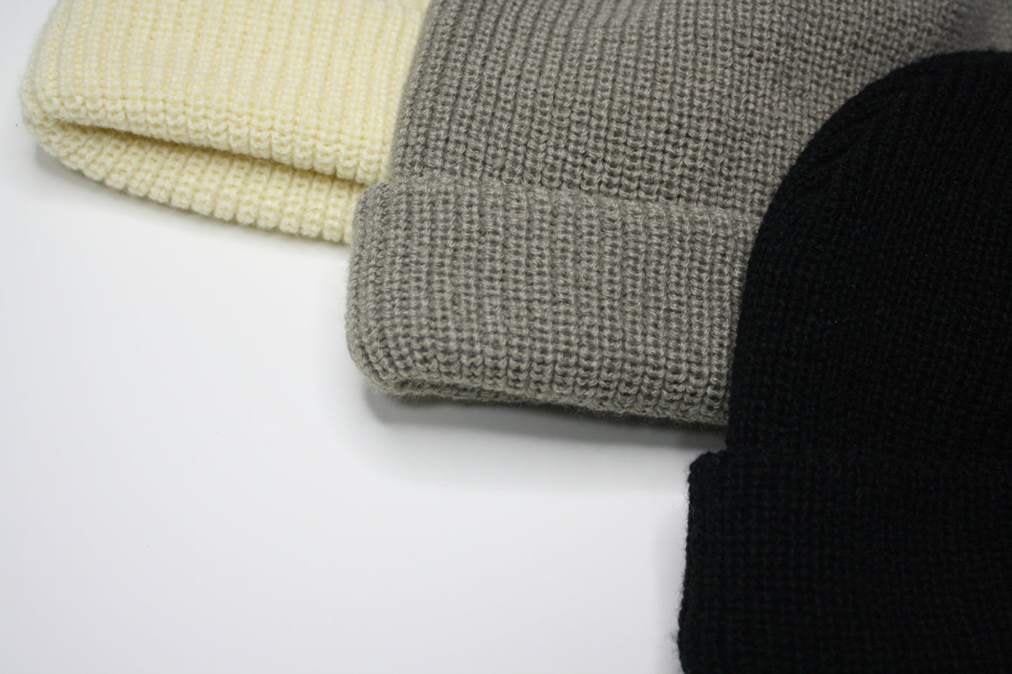 Bonnet noir à revers